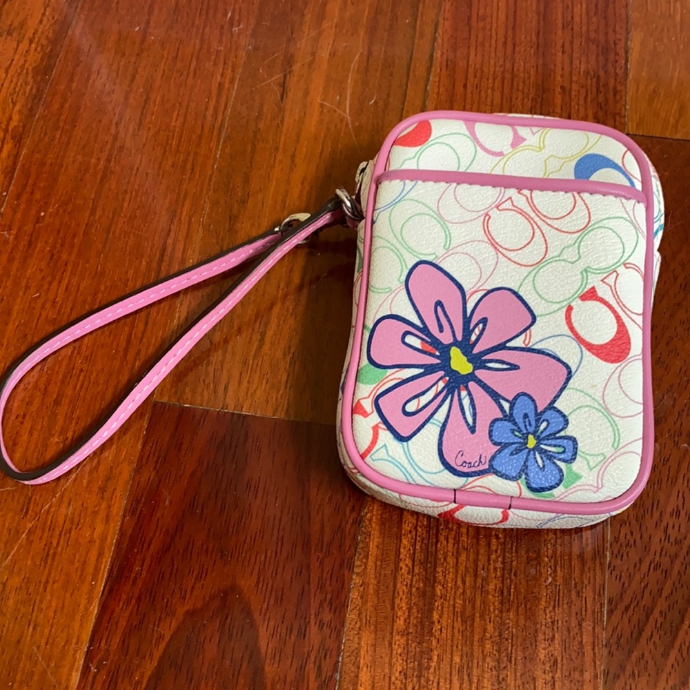 Coach wristlet multicolor